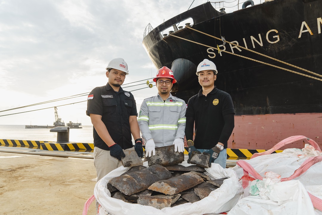 Dukung Hilirisasi, Bea Cukai Ternate Lepas Ekspor Perdana Nikel Olahan dari Pulau Obi