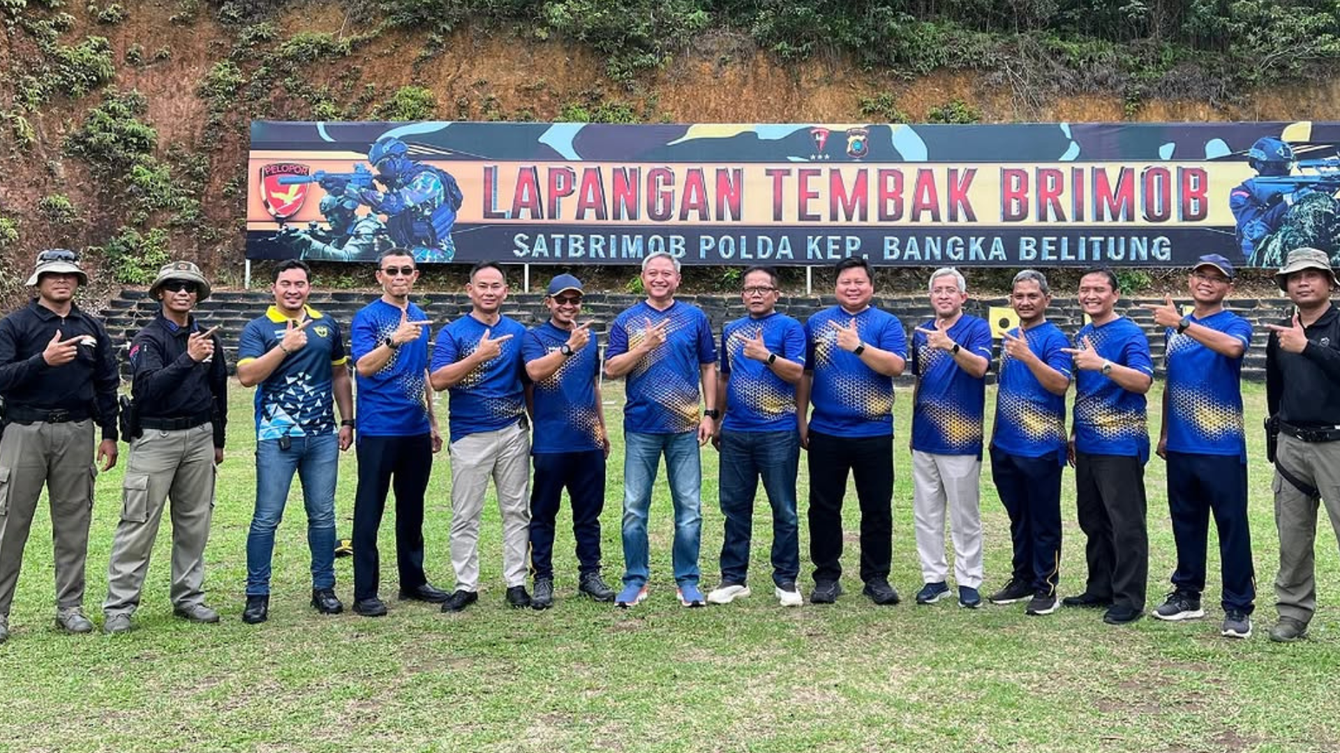 Tingkatkan Keterampilan, Bea Cukai Pangkalpinang Gelar Latihan Menembak Bersama Kanwil DJBC Sumatera Bagian Timur