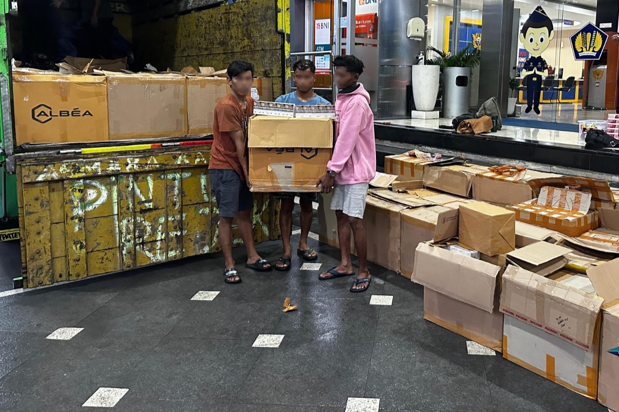 Bea Cukai Semarang Gagalkan Penyelundupan Rokok Ilegal Senilai 1,7 Milyar