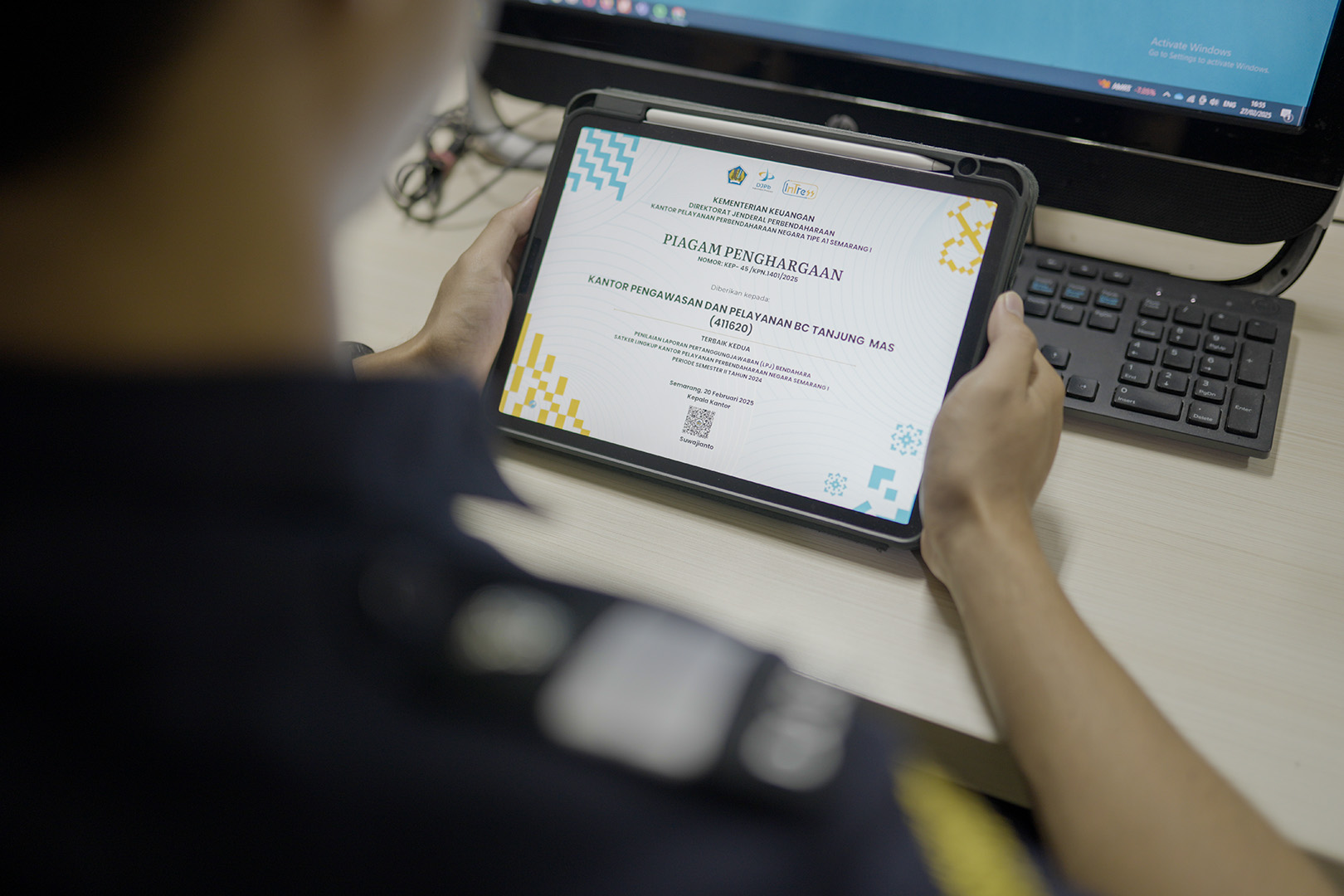 Transparan dan Akuntabel, Bea Cukai Tanjung Emas Raih Dua Penghargaan Bergengsi