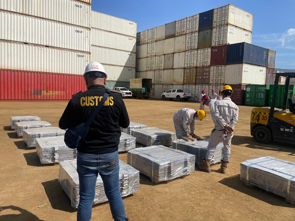 Bea Cukai Ternate Kawal Ekspor Perdana Nikel Cathode ke Tiga Negara