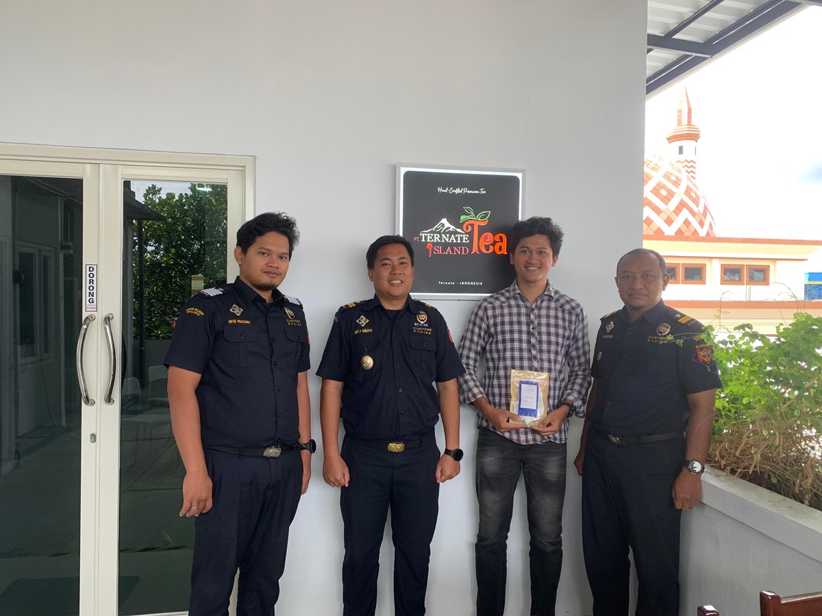 Bea Cukai Ternate Kunjungi PT Ternate Island Tea, Perkuat Potensi UMKM Menuju Pasar Global