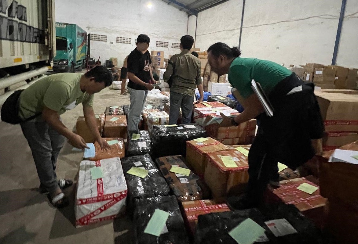 Bea Cukai Semarang Amankan Ribuan Liter Arak Bali Tak Berizin