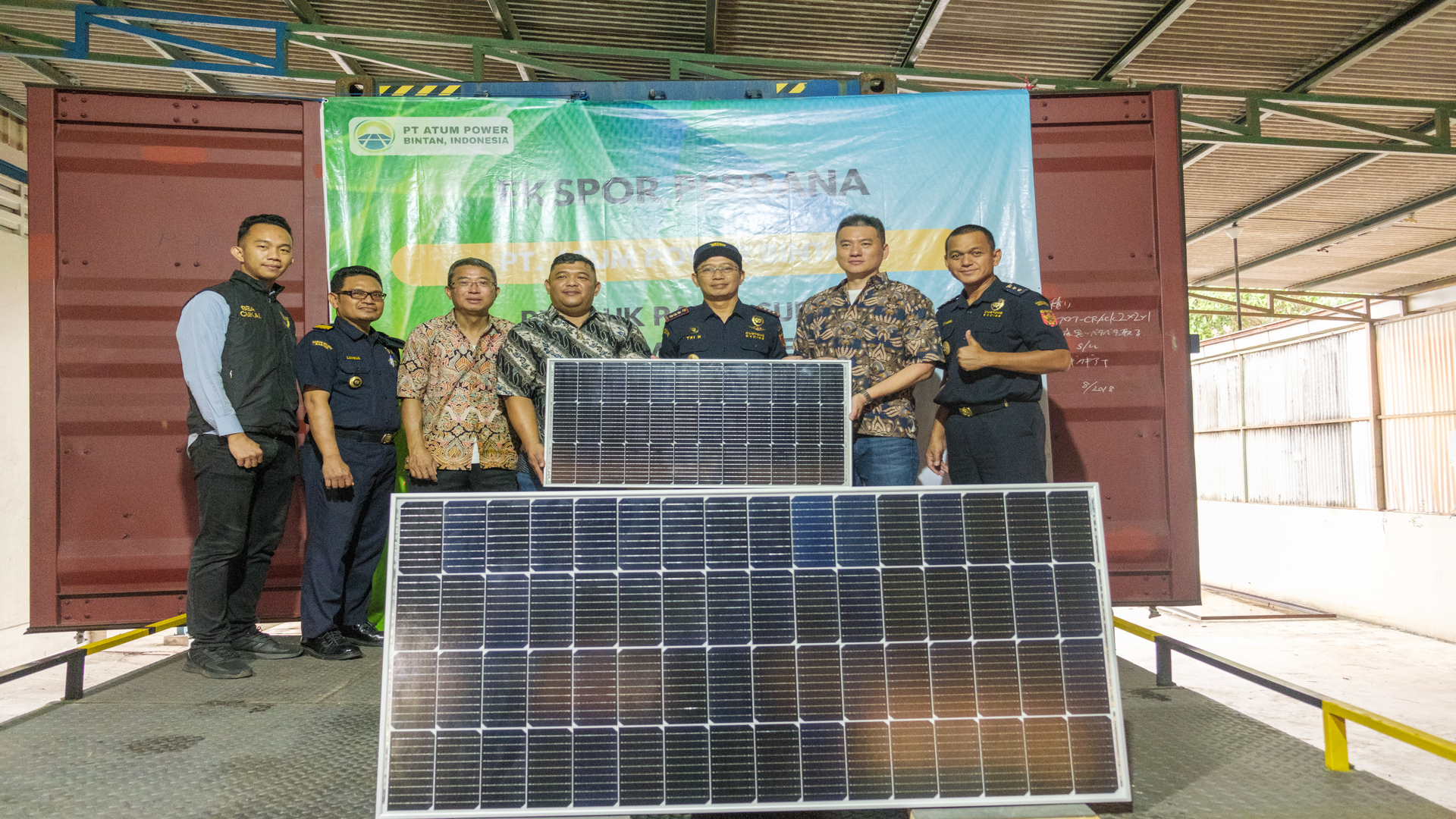 Pelepasan Ekspor Perdana Panel Surya