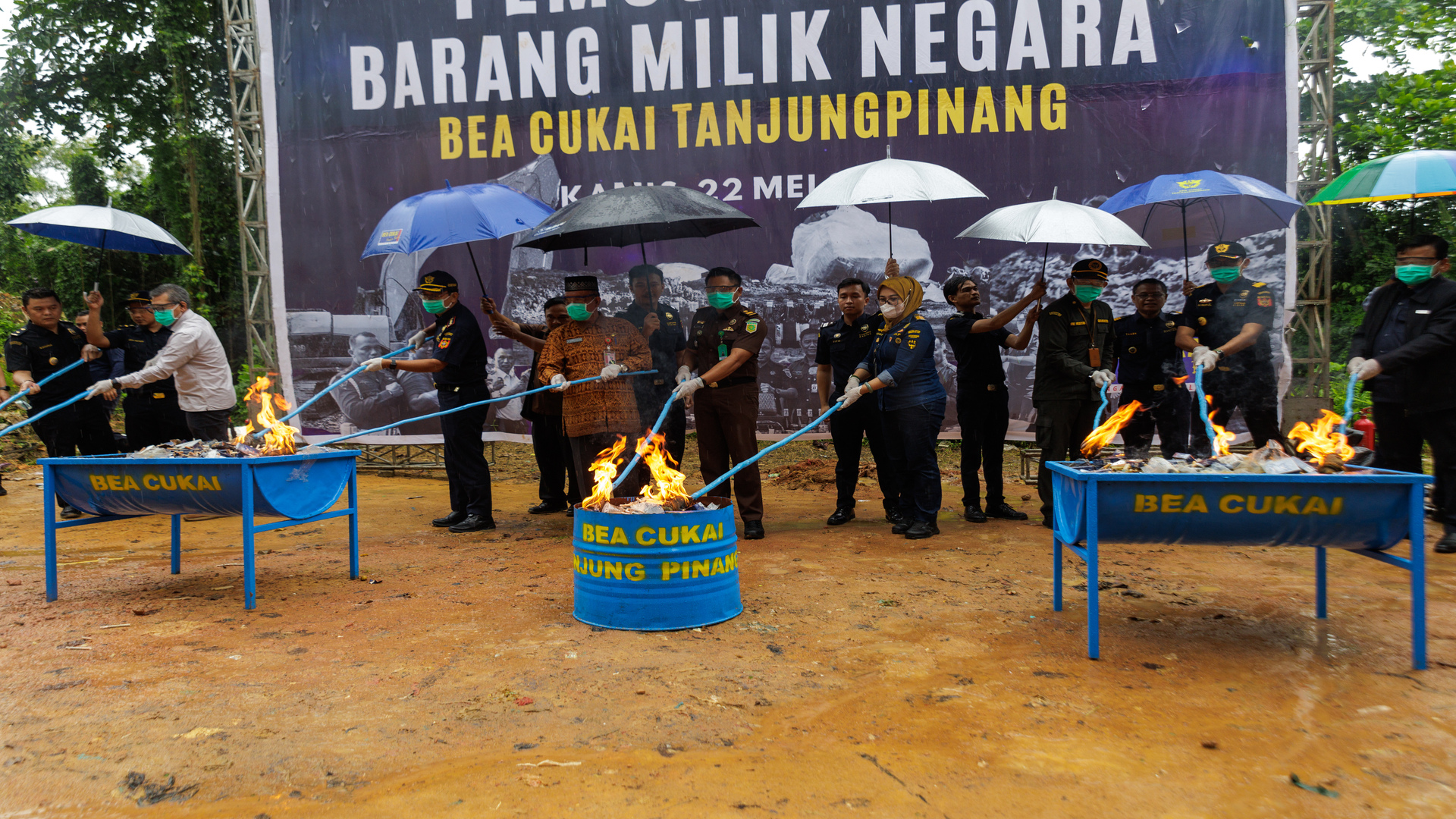 Pemusnahan Barang Hasil Penindakan Kepabeanan dan Cukai Senilai 5,3 Miliar