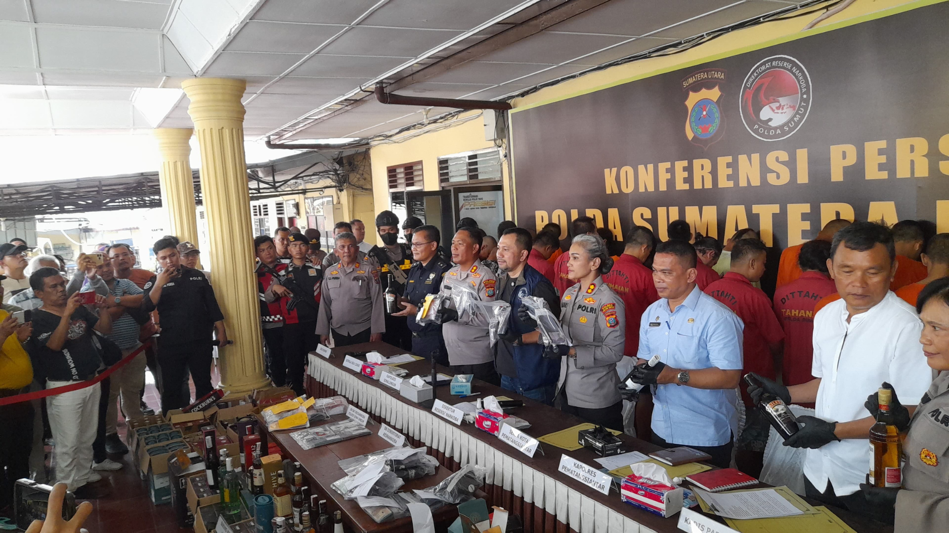 Konferensi Pers Peredaran Narkoba dan Miras Ilegal di Pematangsiantar dan Simalungun