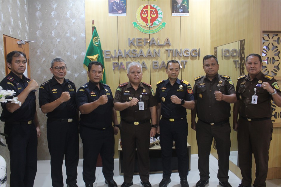 Kunjungan Kerja dan Sinergi Kantor Wilayah DJBC Khusus Papua di Kejaksaan Tinggi Papua Barat