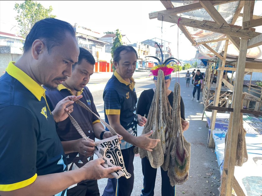 Bea Cukai Manokwari Dukung Pemberdayaan UMKM Melalui Kegiatan UMKM Week Pasar Sanggeng