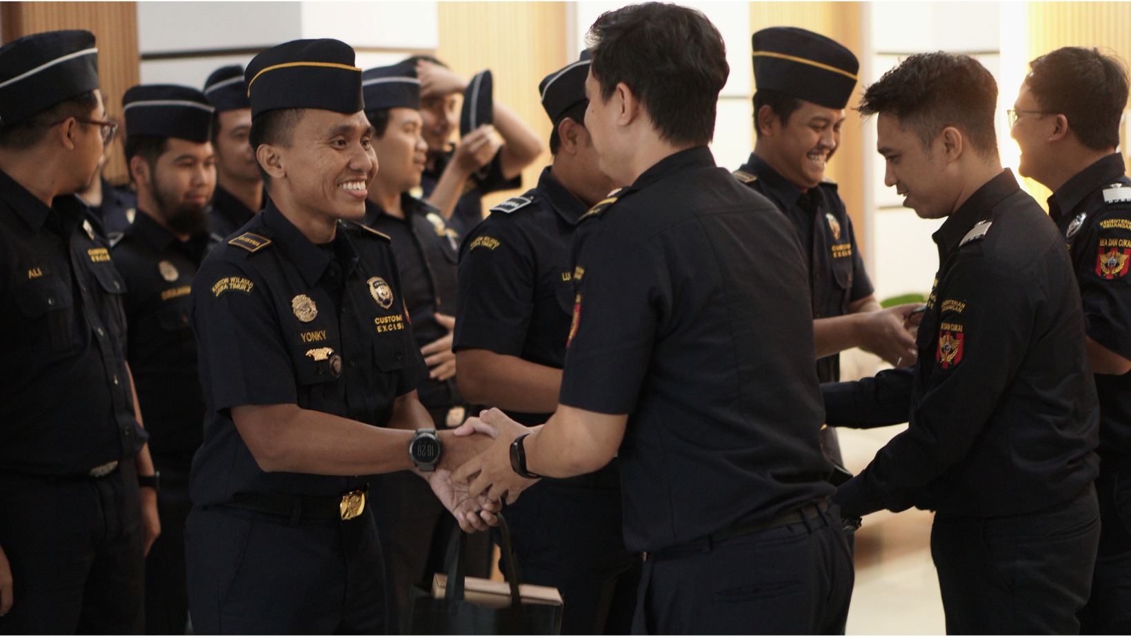 Dukung Kelancaran Logistik, Bea Cukai Tanjung Perak Sertifikasi 30 Analis Pemindai Petikemas