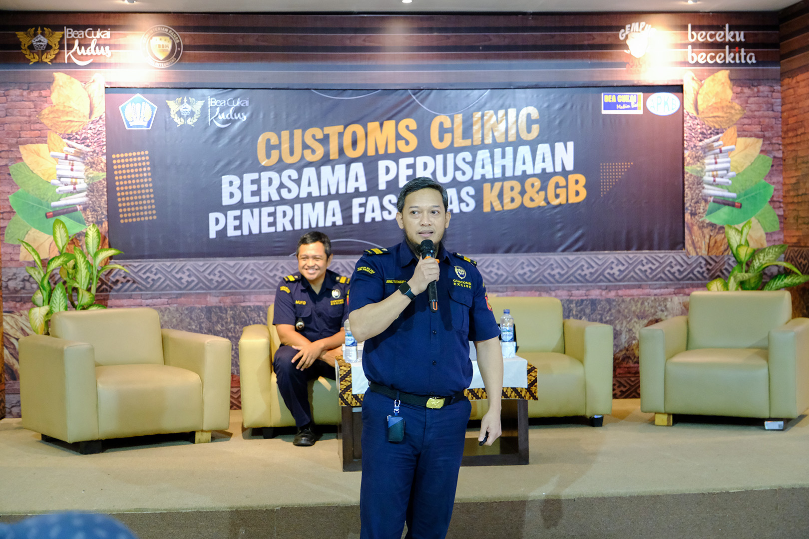 Bea Cukai Tanjung Emas Jadi Narasumber Customs Clinic APKB Kudus 2025