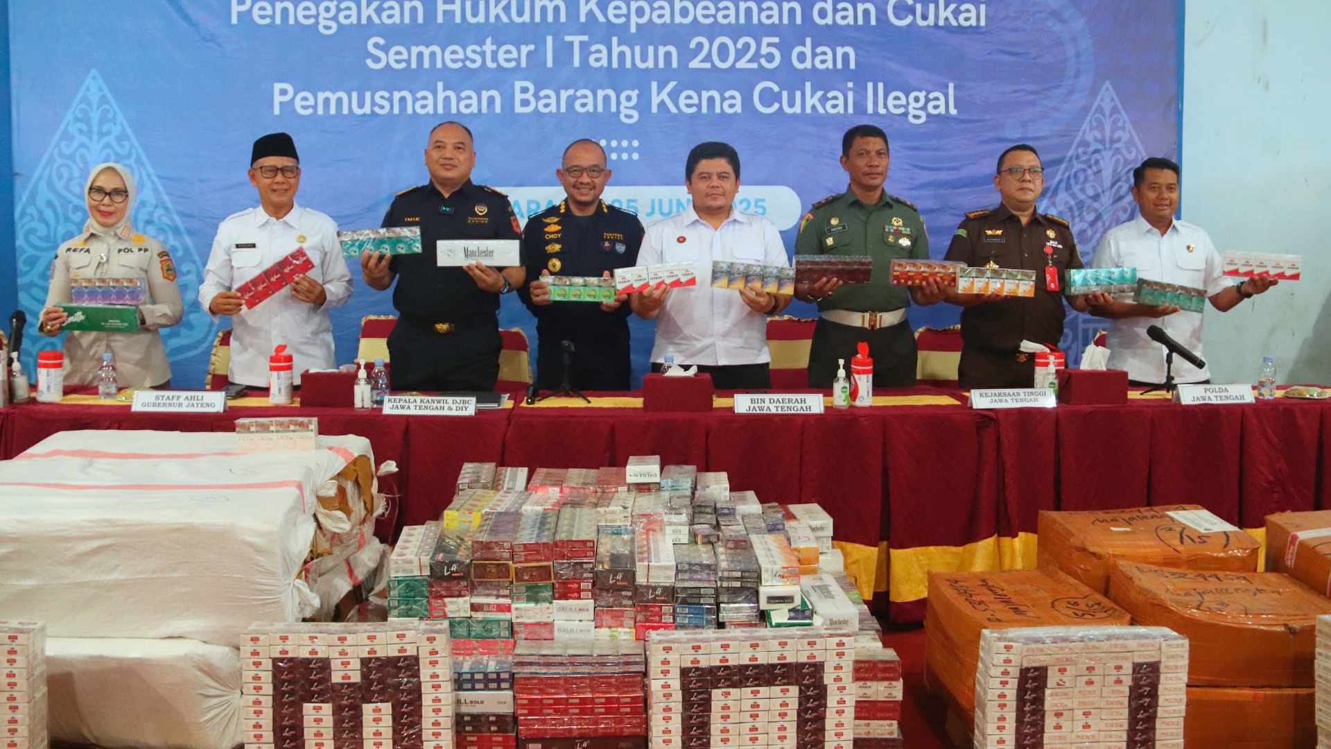 Bea Cukai Jateng DIY Gagalkan Peredaran 64,5 Juta Batang Rokok Ilegal dan Ribuan Liter Miras Tanpa Cukai 