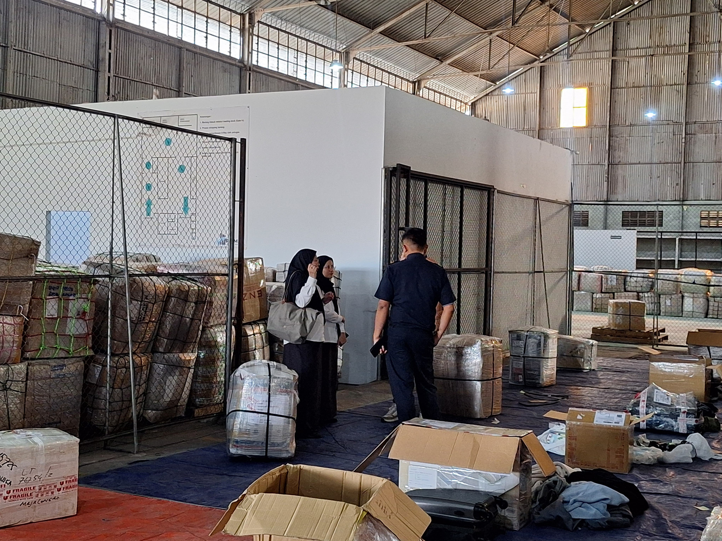 Bea Cukai Tanjung Emas Dukung Kajian Evaluasi Ketentuan Impor Barang Kiriman PMI