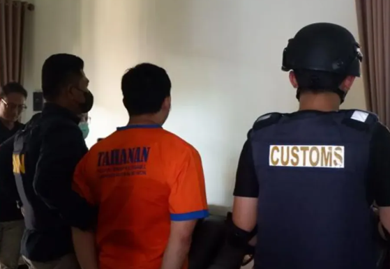 Bea Cukai Pangkalpinang Turun dalam Penggeledaahan Rumah Tersangka Kasus Narkotika