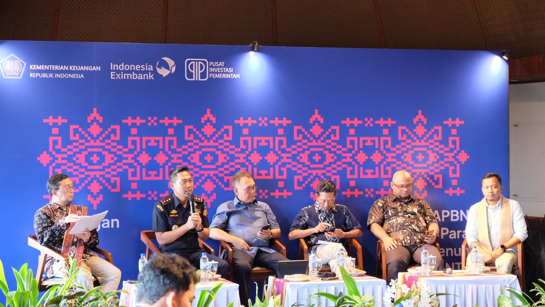 Media Briefing Dukungan APBN untuk Penenun di NTT