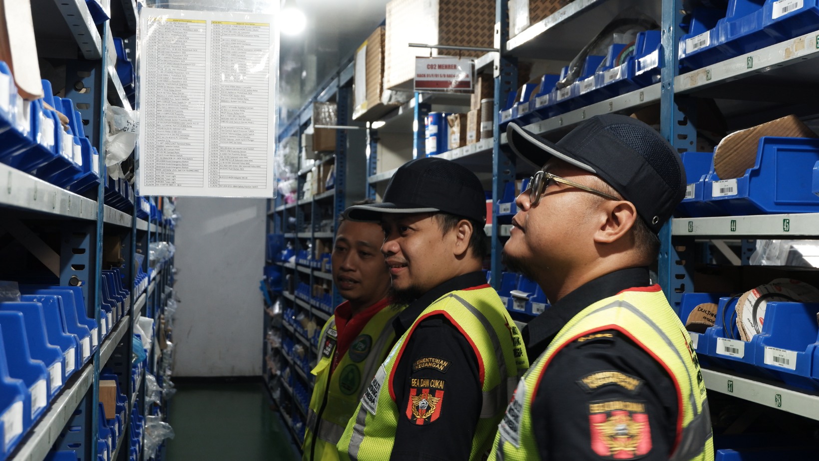 Jaga Kepatuhan Perusahaan MITA : Bea Cukai Tanjung Perak Kunjungi PT Multi Bintang Indonesia, Tbk