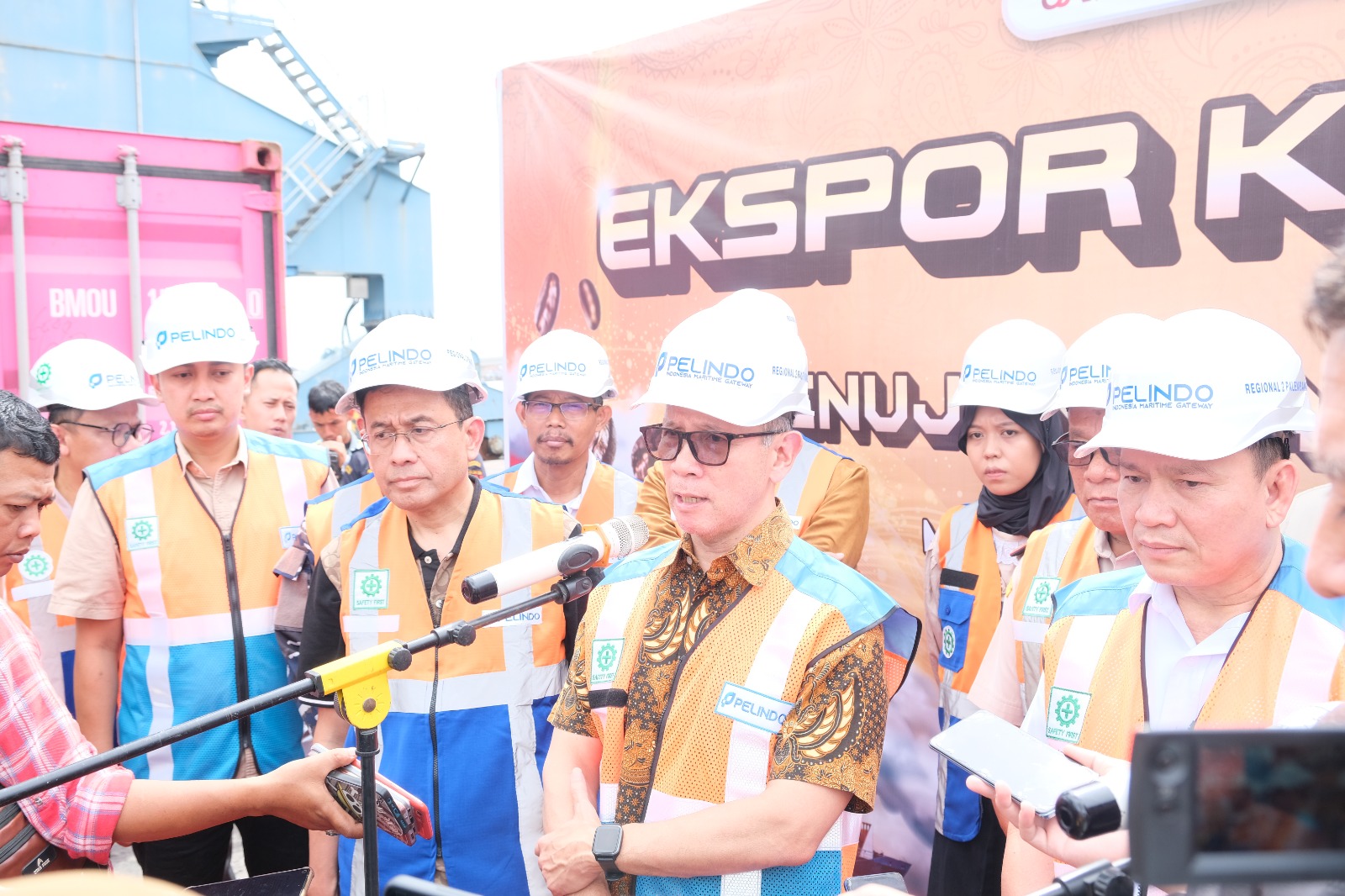 Bea Cukai Lepas Ekspor Perdana 59,4 Ton Kopi ke Malaysia dan Australia