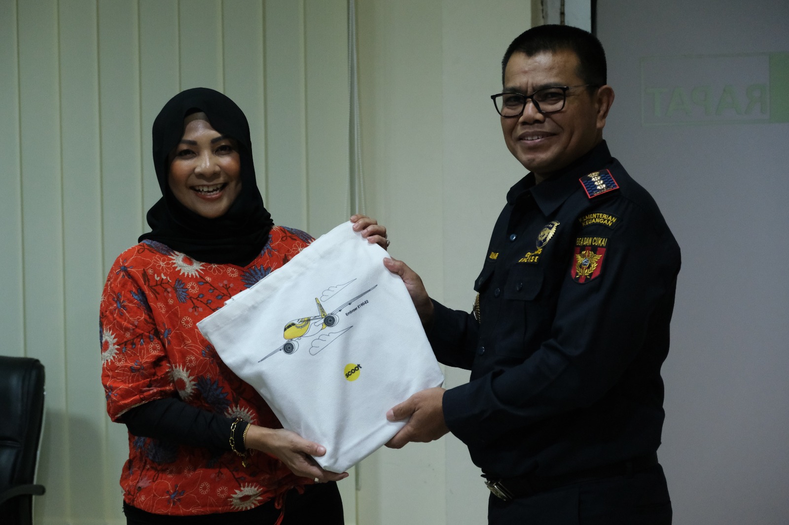 Diskusi Persiapan Rencana Operasi Kembali Scoot Air di Bandara SMB II Palembang