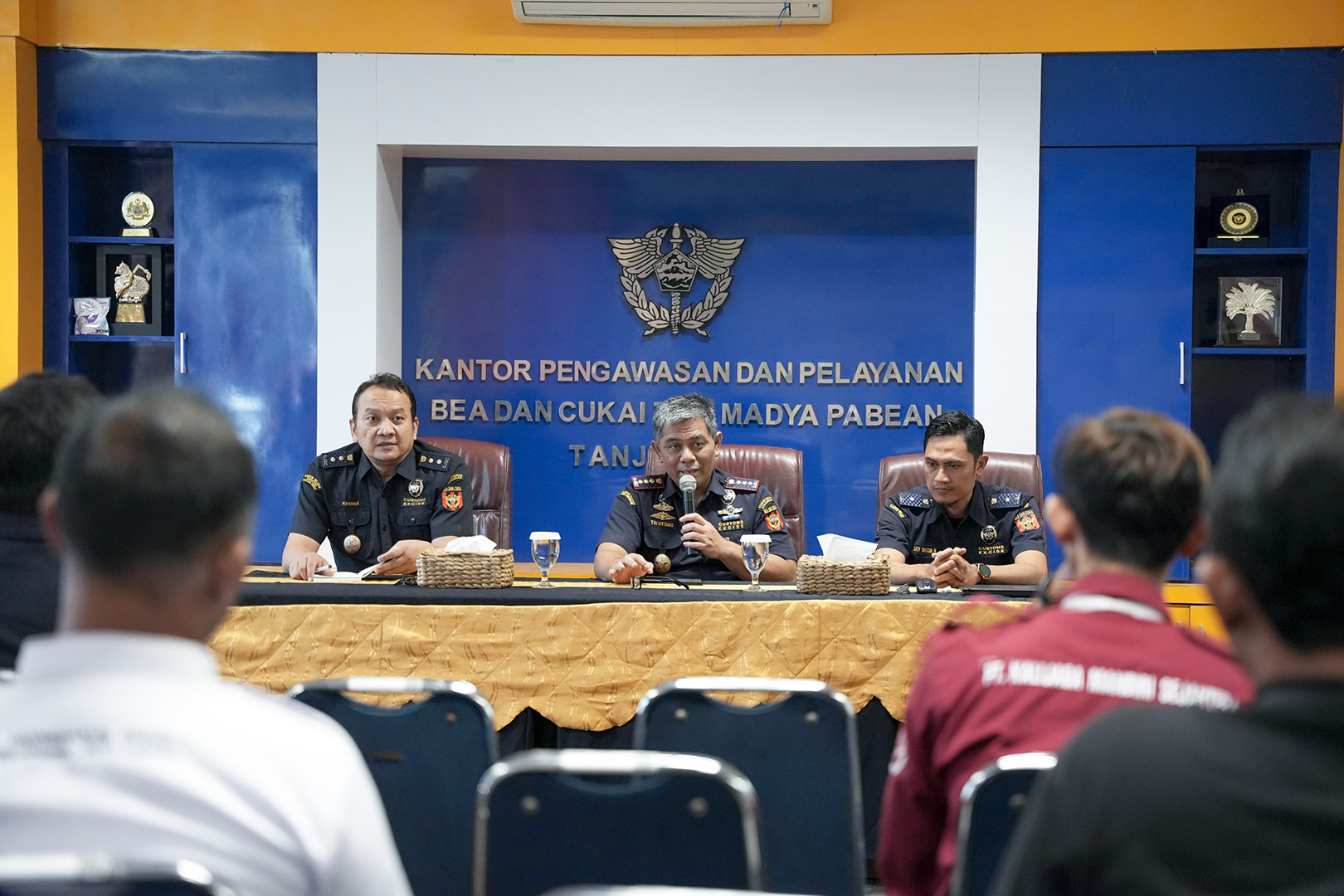 Bea Cukai Tanjung Emas Sosialisasikan Penerapan Sistem Autogate pada TPS Barang Kiriman