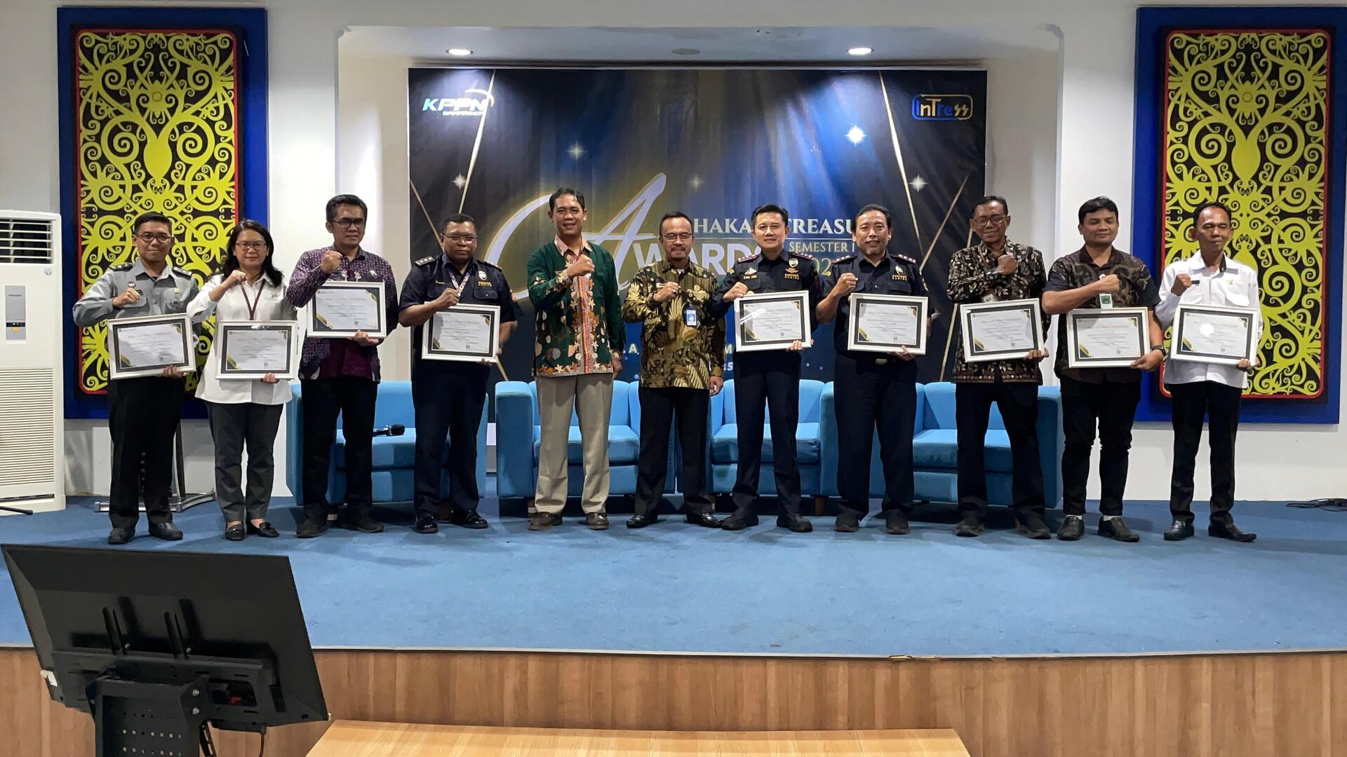 Prestasi Gemilang! Bea Cukai Bontang Raih IKPA Sempurna dan Apresiasi Seven Media