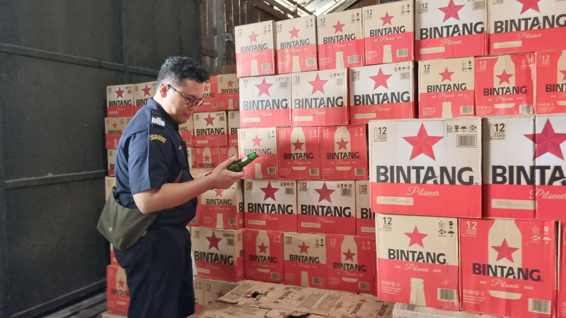 Bea Cukai Sampit Melaksanakan Pemeriksaan Kepatuhan Pengusaha Barang Kena Ckai PT MENTAYA MANDIRI ABADI