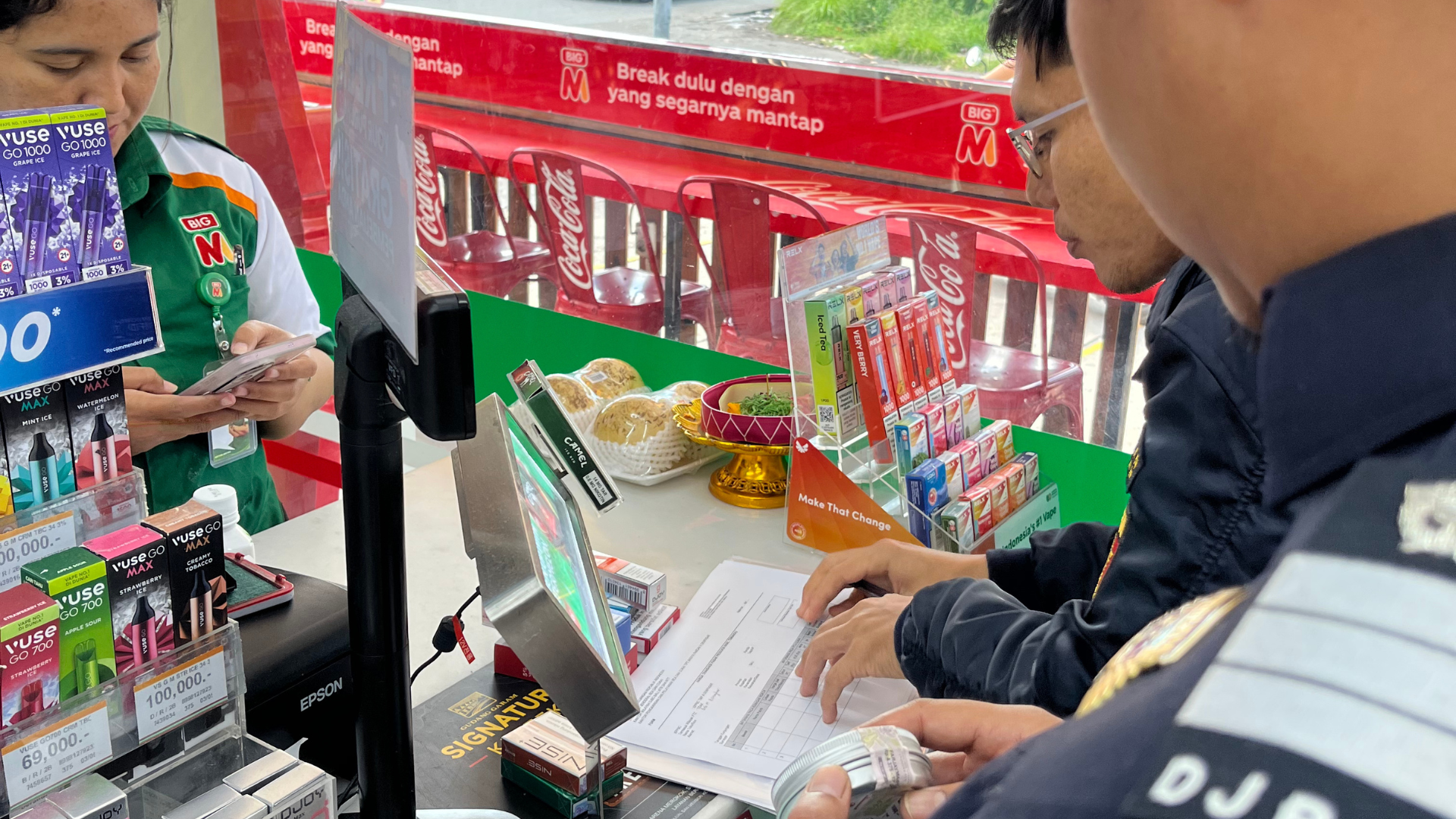 Bea Cukai Denpasar Lakukan Pemantauan Harga Transaksi Pasar Produk Hasil Tembakau