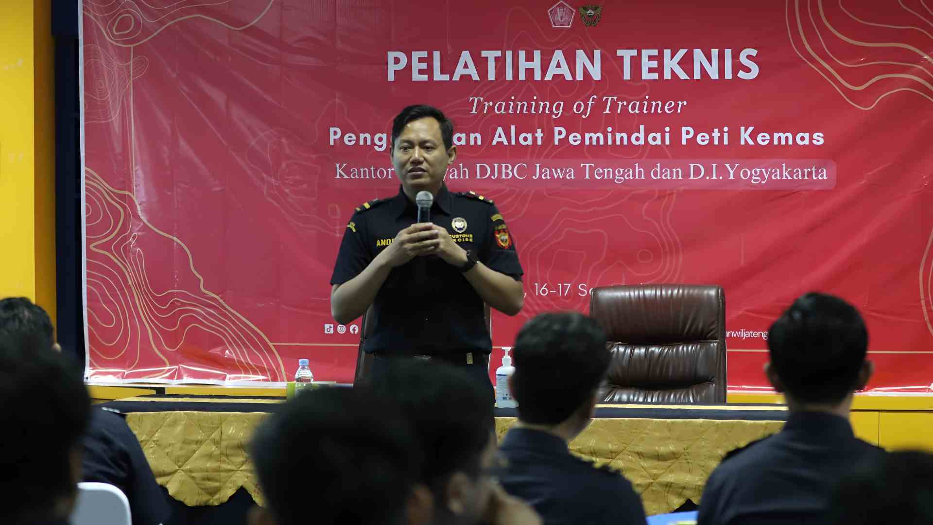 Tingkatkan Kompetensi Pengawasan, Bea Cukai Selenggarakan Pelatihan Teknis X-Ray Kontainer di Pelabuhan Tanjung Emas