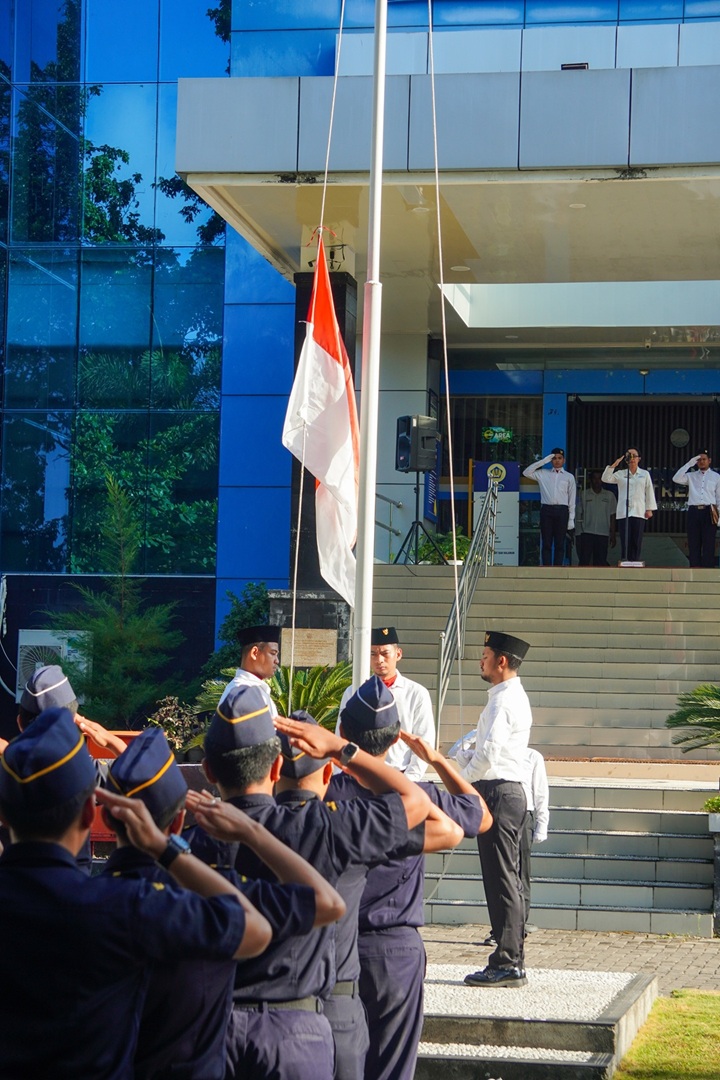 Upacara Hari Sumpah Pemuda ke-96 dan Hari Oeang ke-78 serta Serba-Serbi Keseruan HORI