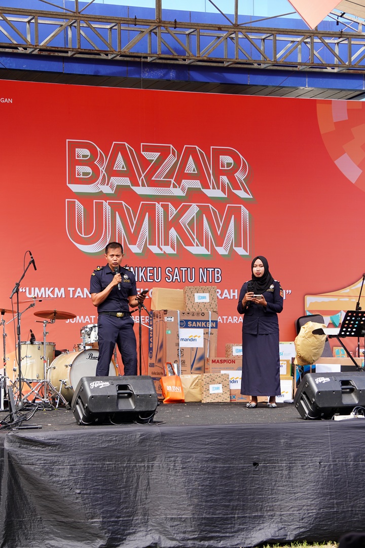 Klinik Ekspor Bea Cukai Mataram Dalam Acara Bazar UMKM Kemenkeu Satu NTB