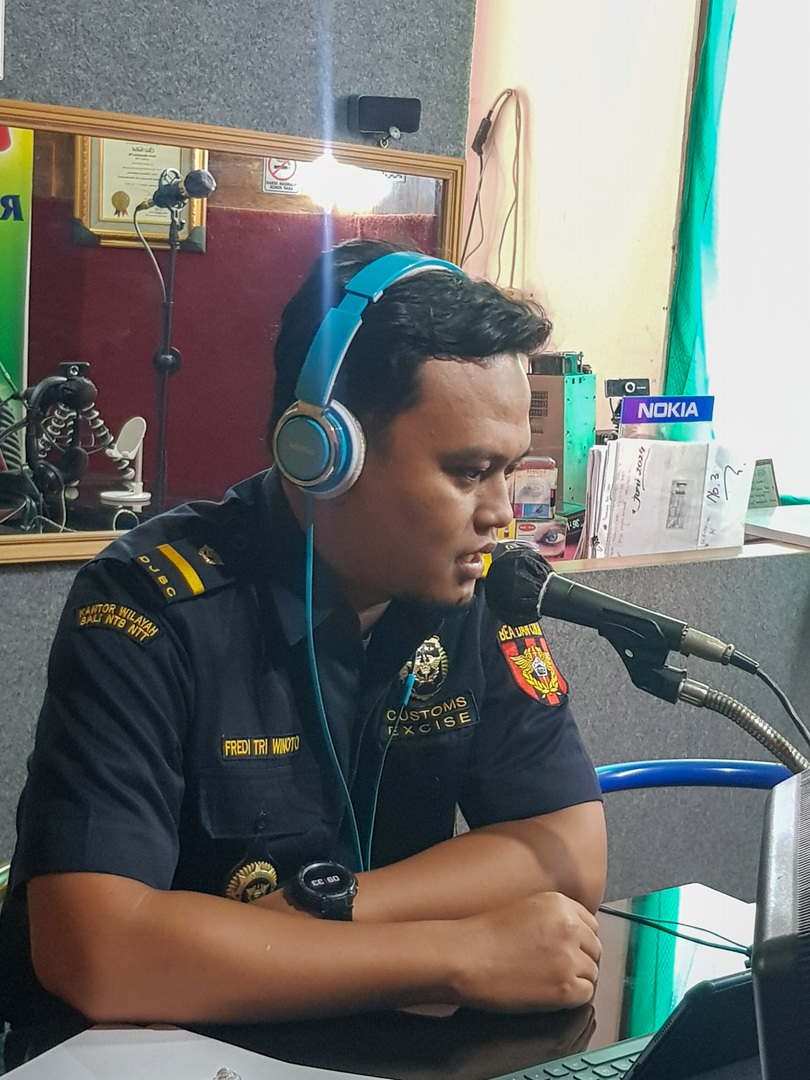 Talkshow Bersama Radio Mandalika 88.0 FM Tersiar Hingga Ke Malaysia, Bea Cukai Mataram Jelaskan Ketentuan Kepabeanan Ke Masyarakat