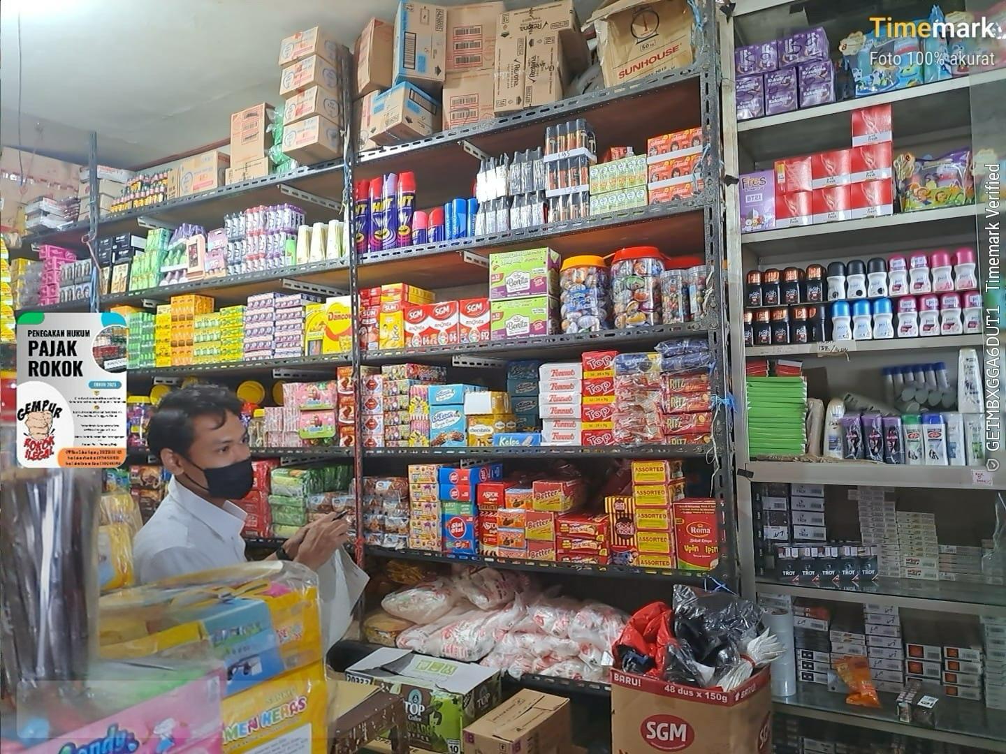 Sosialisasi dan Operasi Bersama Pemberantasan Rokok Ilegal di Kabupaten Manggarai