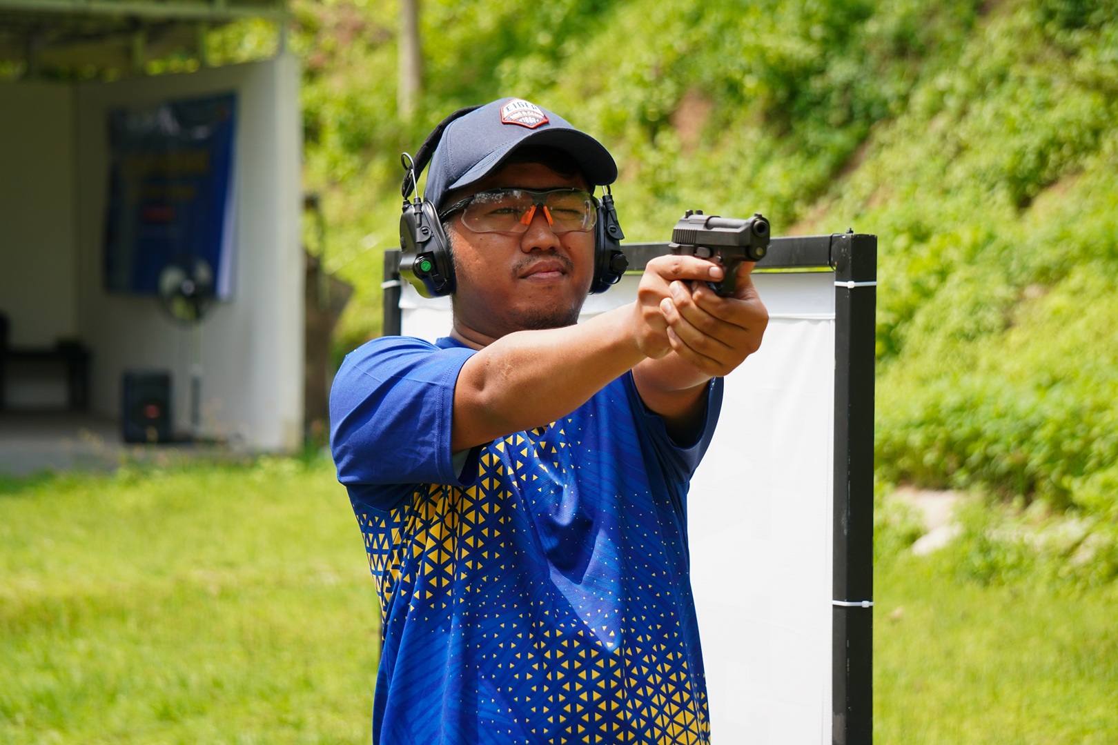Bea Cukai Mataram Latihan Menembak Bersama Perbakin Provinsi NTB