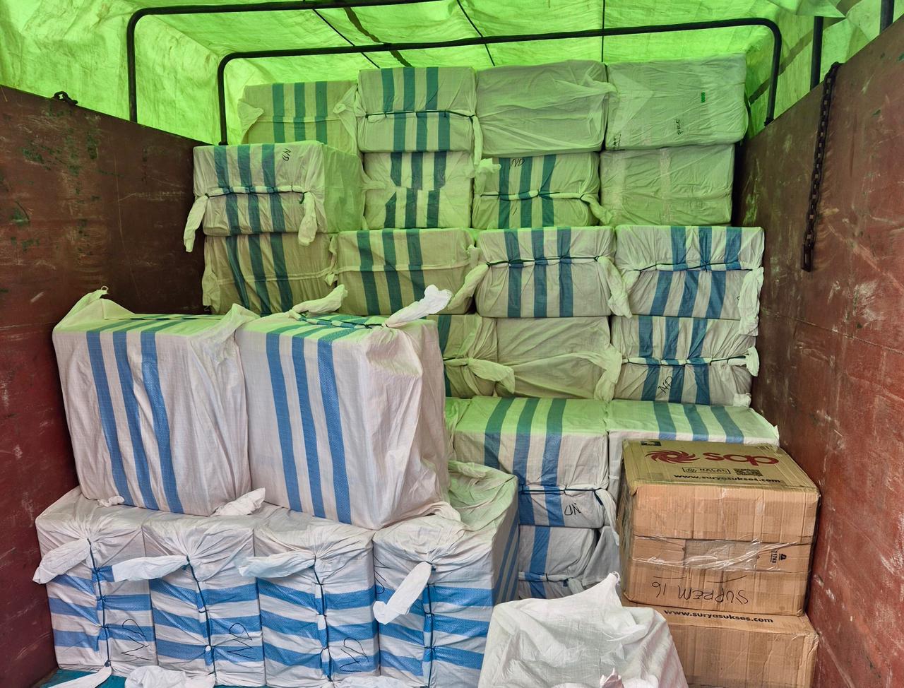 BEA CUKAI GAGALKAN PEREDARAN 4,4 JUTA BATANG ROKOK ILEGAL DI PALEMBANG