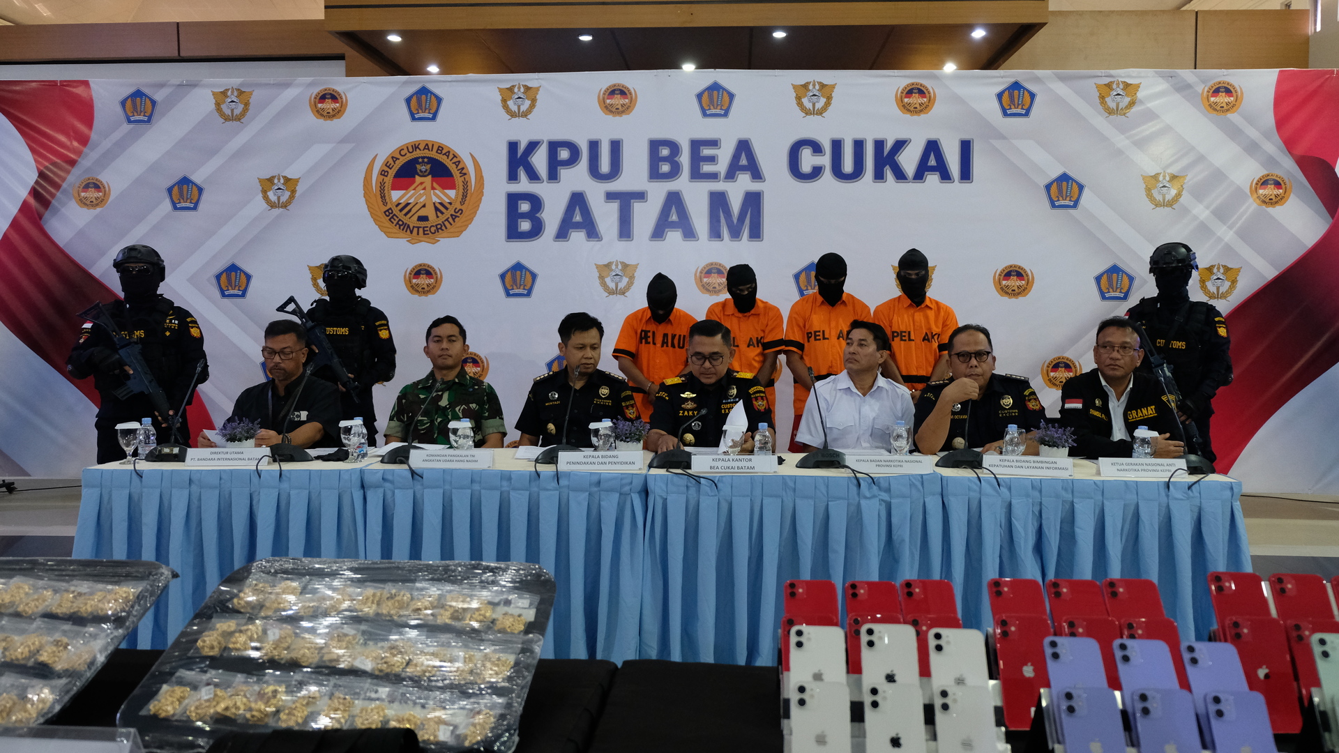 Bea Cukai Batam Gulung  Sindikat Penyelundupan Narkoba, Emas, dan Handphone
