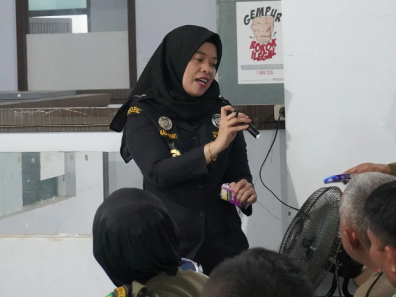 Edukasi Peningkatan Kapasitas Identifikasi Rokok Ilegal