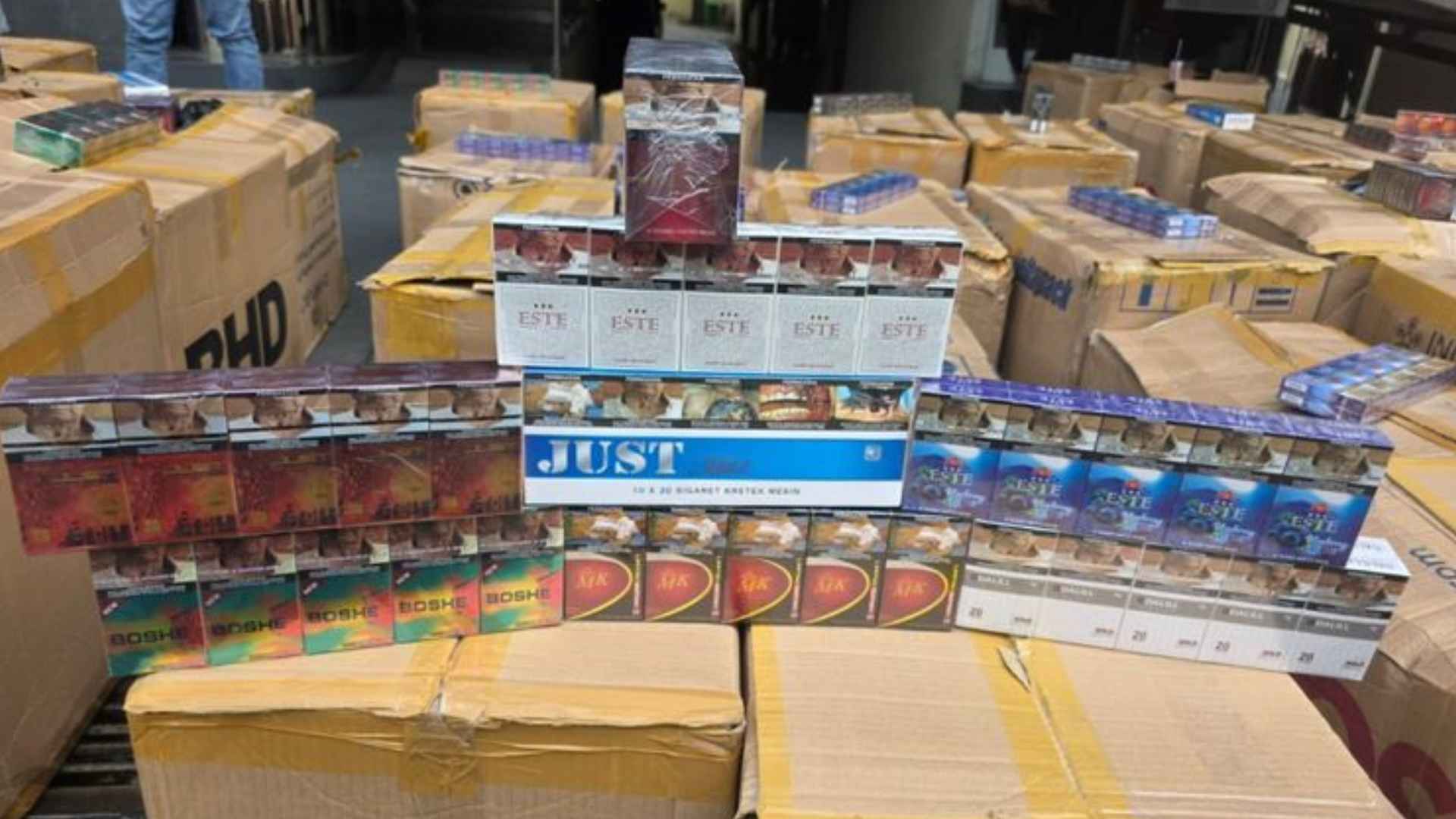 Langkah Tegas Bea Cukai Lindungi Masyarakat: Pengiriman 1,7 Juta Batang Rokok Ilegal Bermodus Truk Berpendingin berhasil Digagalkan