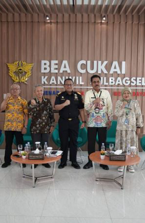 Talksow bersama RRI Pro  1  Makassar  melalui 94,4 FM