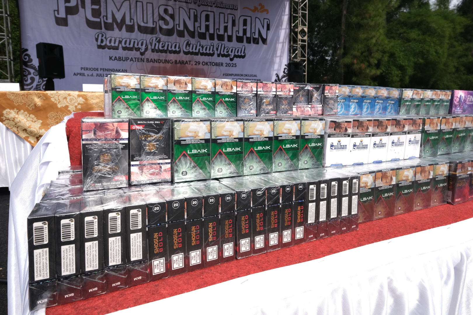 [SIARAN PERS] BEA CUKAI KOMITMEN TRANSPARANSI PENINDAKAN ROKOK ILEGAL MELALUI PEMUSNAHAN 6,8 JUTA BATANG