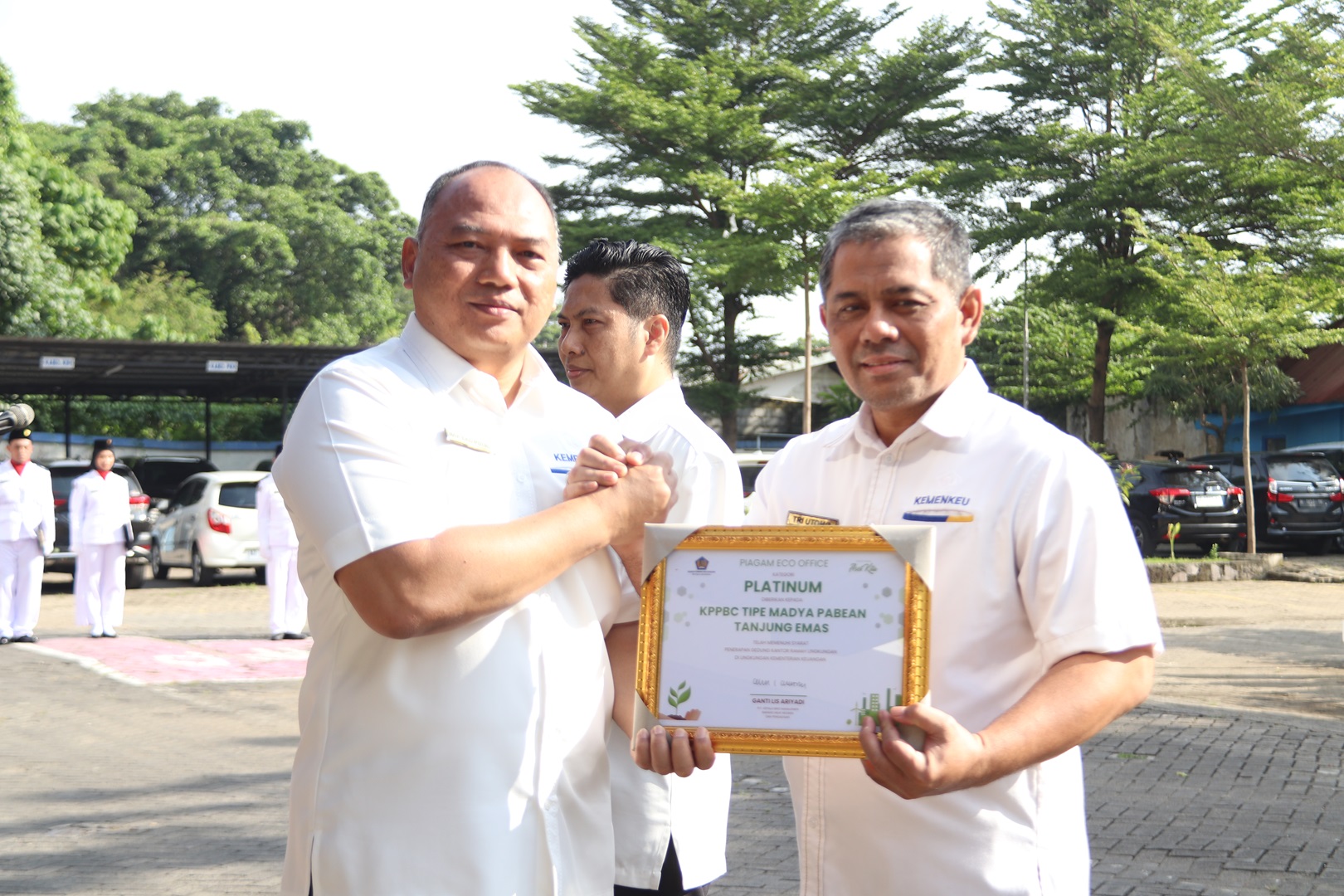 Bea Cukai Tanjung Emas Raih Penghargaan Platinum Eco Office, Bukti Komitmen Ramah Lingkungan