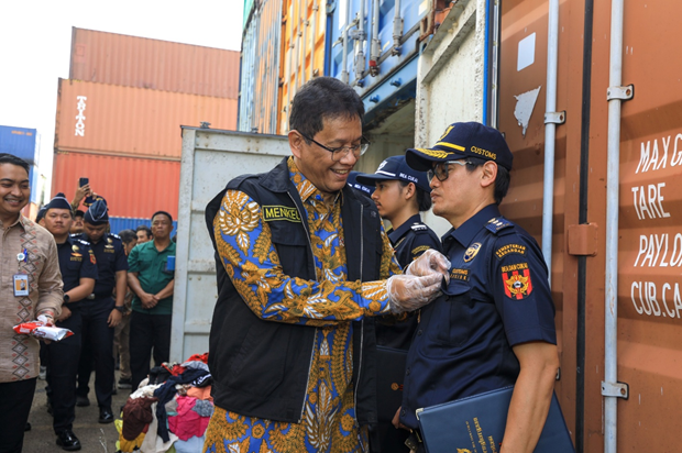 Apresiasi Kinerja Bea Cukai, Menteri Keuangan Beri Penghargaan