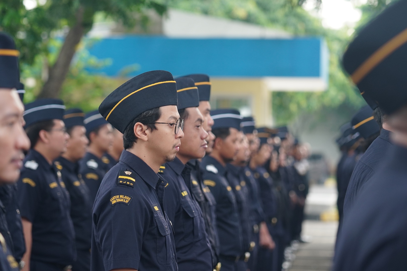 Tekankan Sinergi Antar Generasi dan Disiplin Pegawai, Bea Cukai Tanjung Emas laksanakan Apel Rutin Bulan November