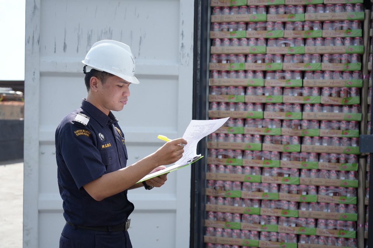 Layanan Prima Bea Cukai Tanjung Balai Karimun Dukung Ekspor Perdana Produk Minuman Kemasan dan Dorong Pertumbuhan Ekspor UMKM