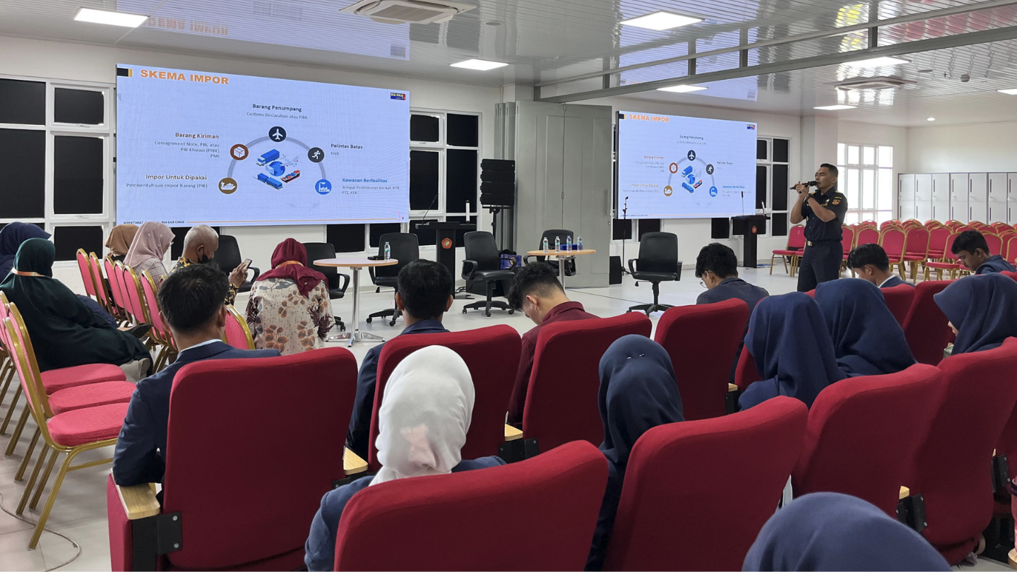 CGTC: Bea Cukai Teluk Bayur Hadir Isi Kuliah Umum Politeknik Negeri Padang
