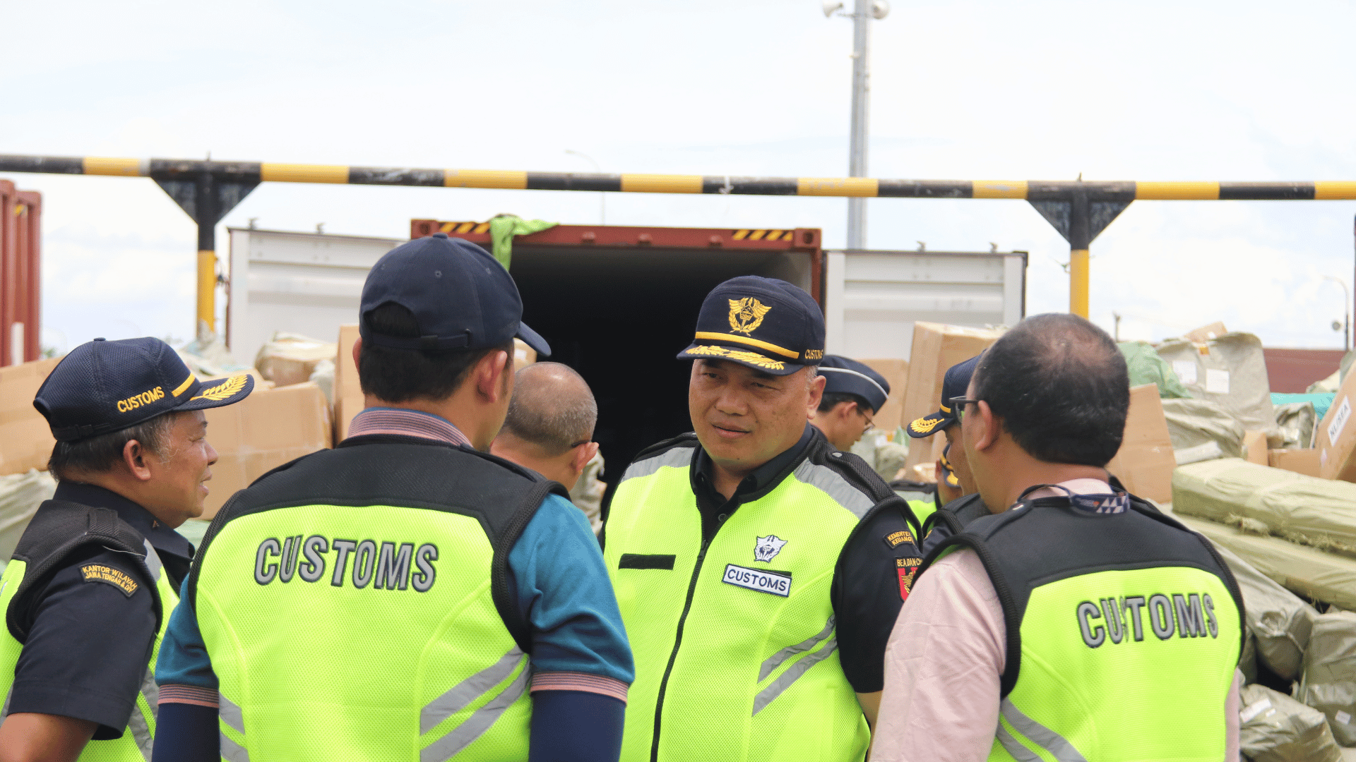 Kepala Kanwil Bea Cukai Jateng DIY Turun Tangan Perkuat Pengawasan di Pelabuhan Tanjung Emas