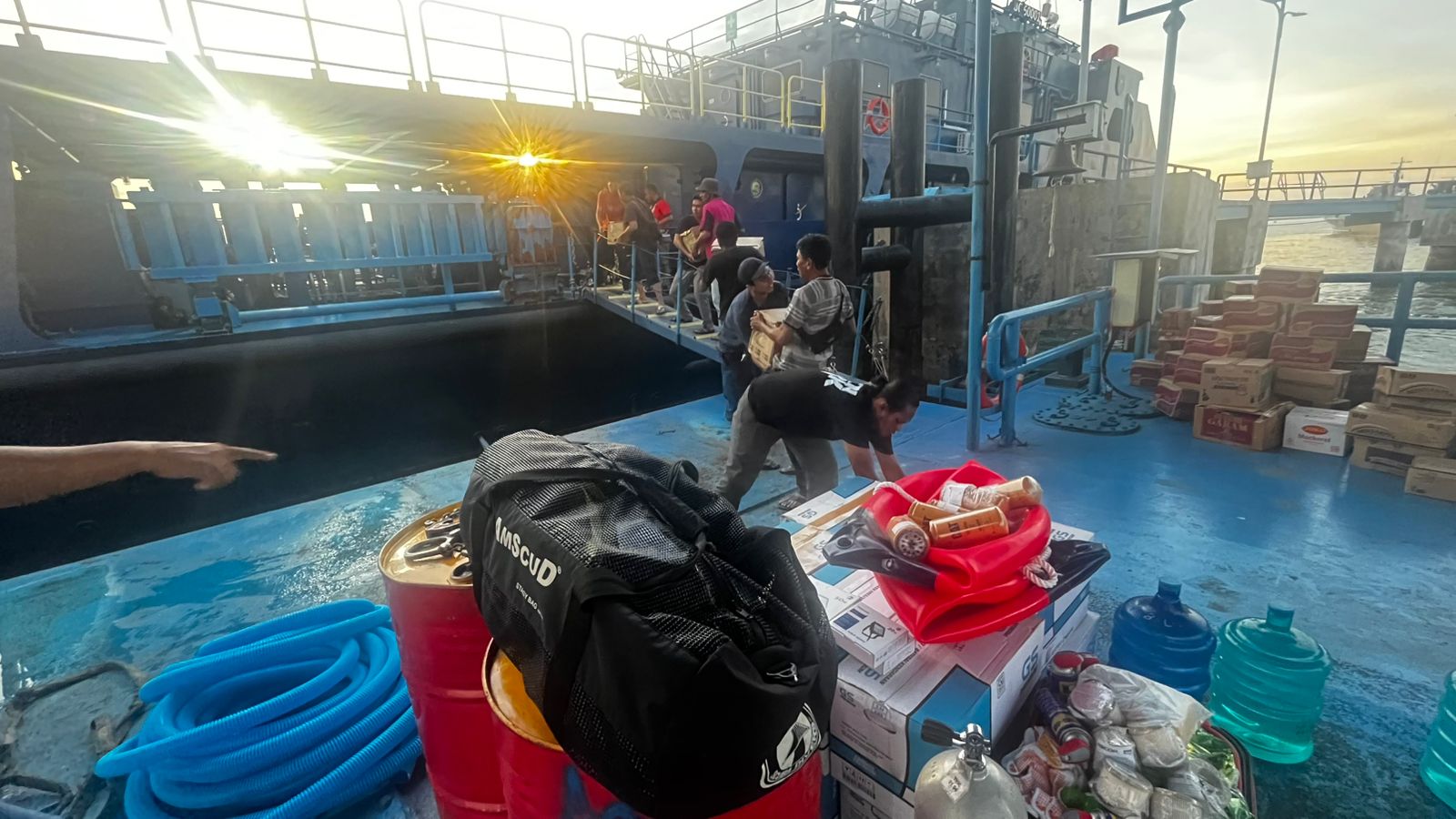 Kapal Patroli BC 60001 Berangkat Membawa Bantuan untuk Korban Bencana di Aceh