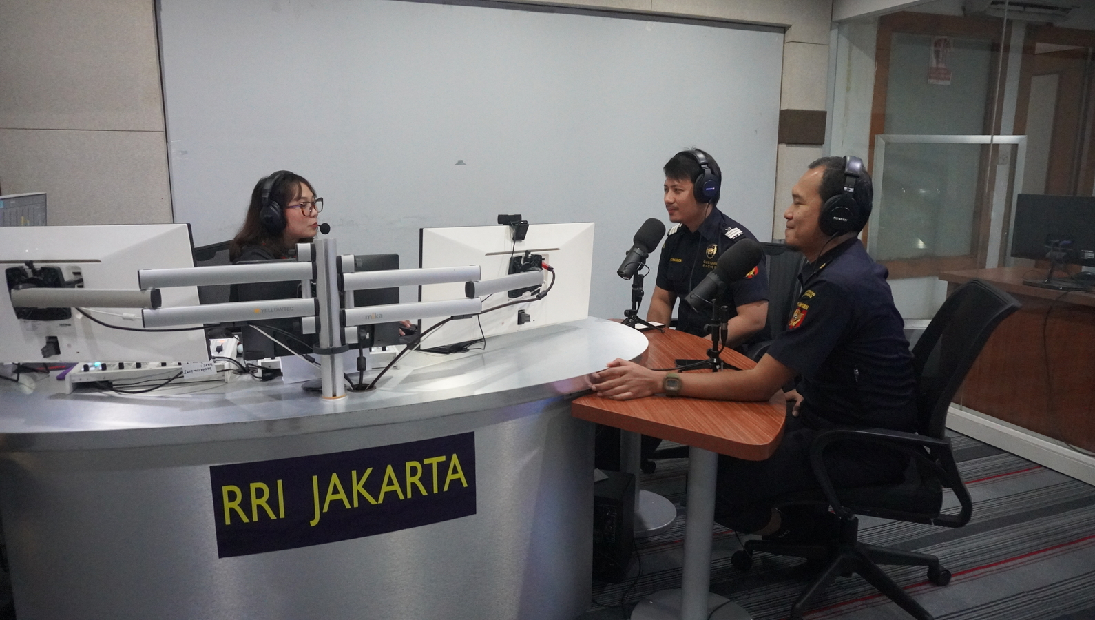Tingkatkan Pemahaman Publik, Bea Cukai Pasar Baru dan RRI Gelar Talk Show Registrasi IMEI