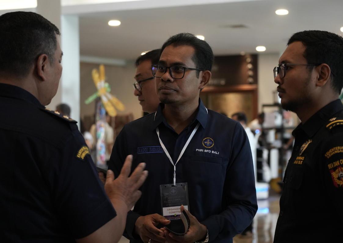 Perkuat Pemahaman Regulasi, Bea Cukai Sosialisasikan Perizinan Minuman Beralkohol di Musda XV PHRI Bali