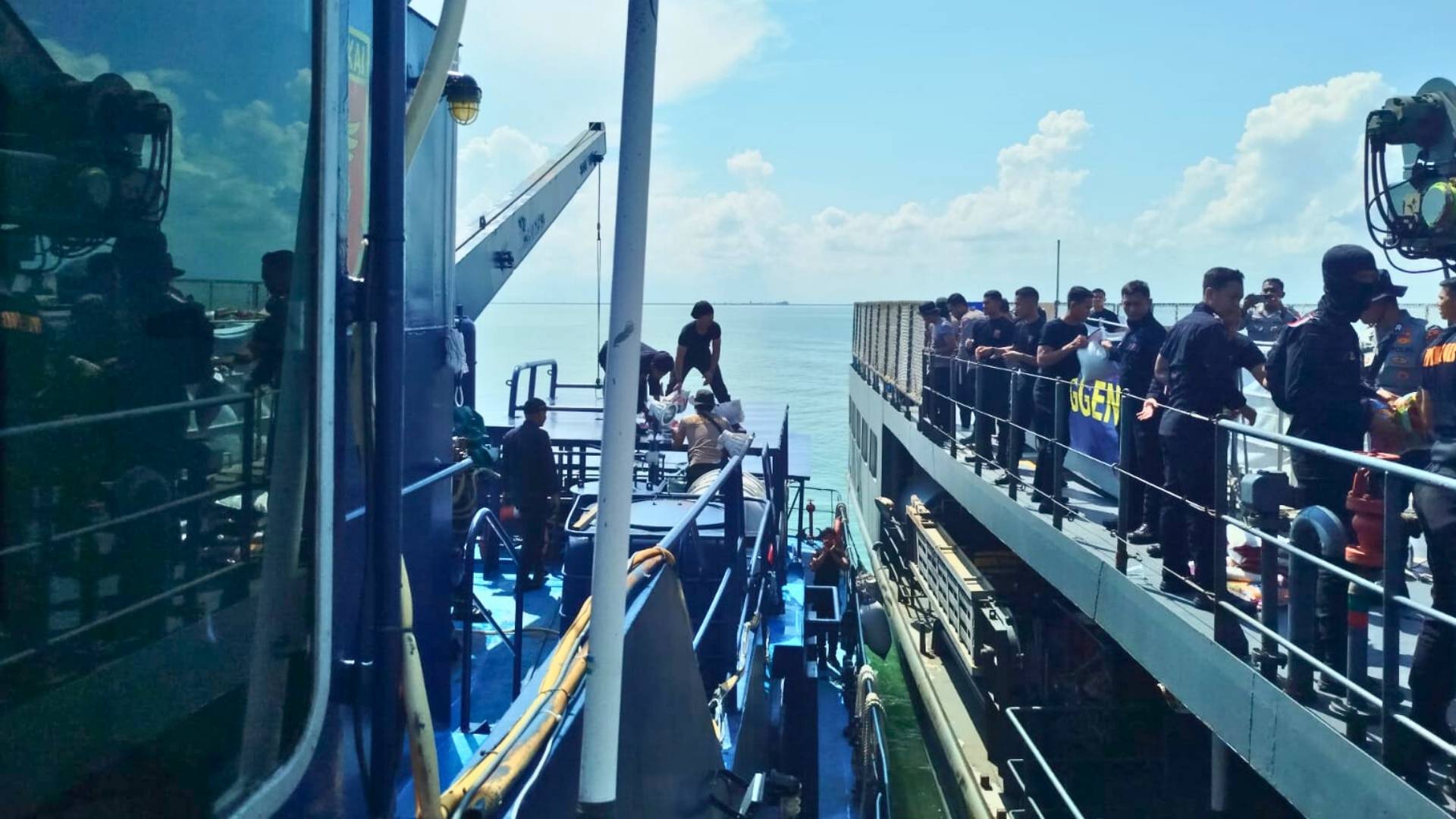 Bea Cukai Aceh dan Polri Bersinergi Salurkan Bantuan Banjir ke Langsa Lewat Operasi Laut Terpadu