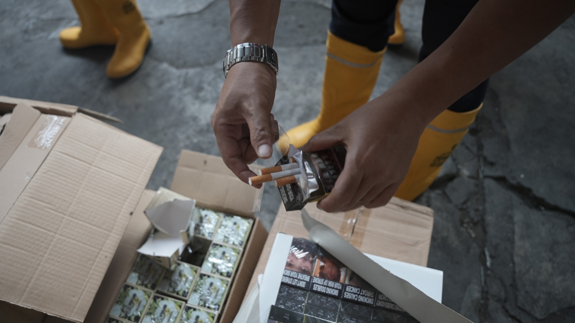 Bea Cukai Tanjung Emas Musnahkan Ribuan Barang Sitaan, dari Pakaian hingga Rokok Ilegal