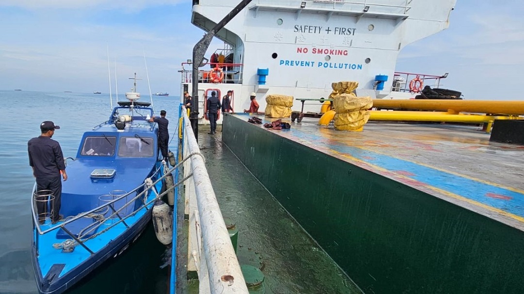 Pastikan Aktivitas Kepabeanan Berjalan Sesuai Ketentuan, Bea Cukai Tanjung Emas Gelar Patroli Laut Rutin