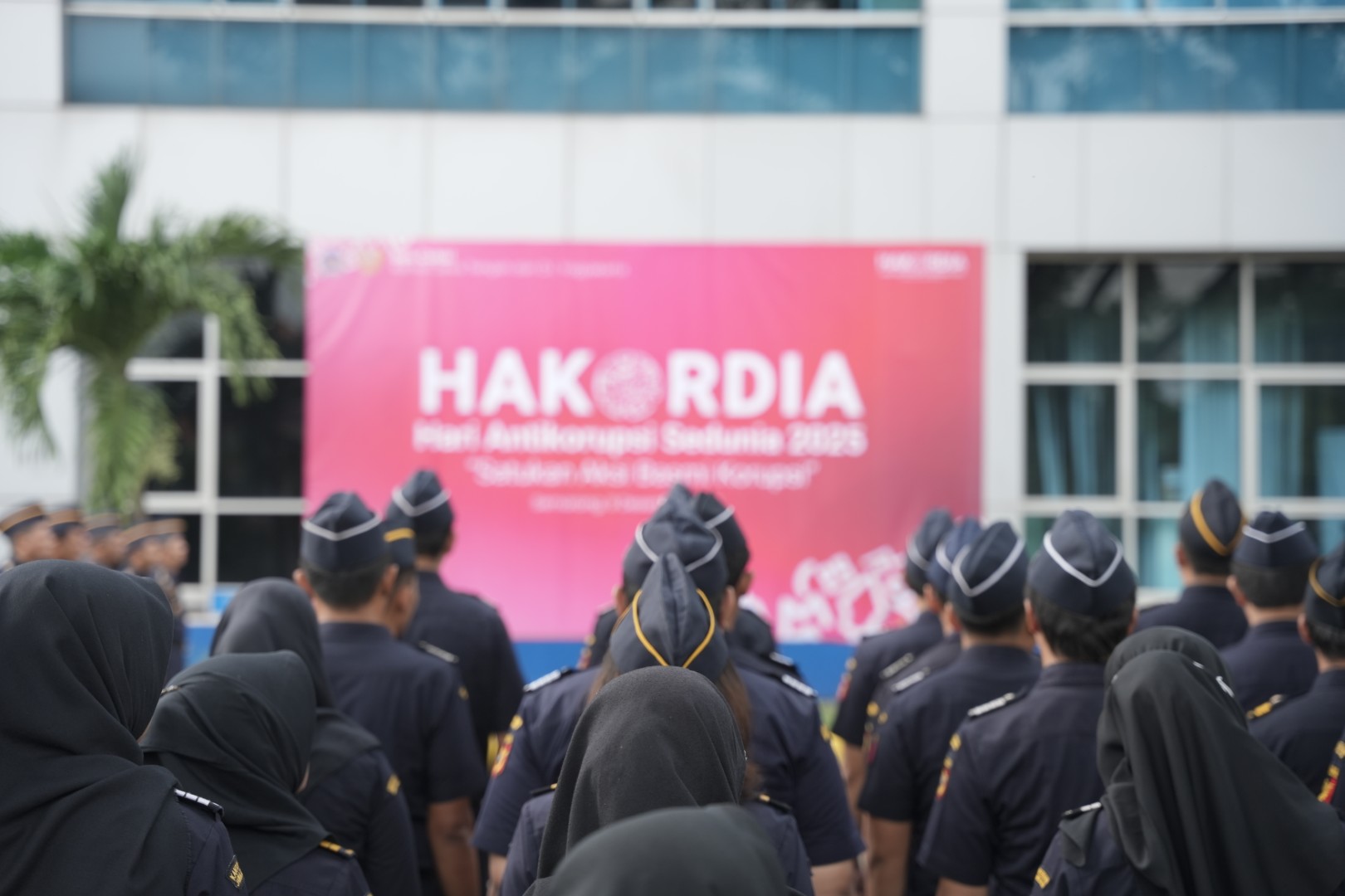 Bea Cukai Tanjung Emas Gelar Upacara Hakordia 2025, Kepala Kanwil Sampaikan Amanat Dirjen: Integritas Adalah Pertahanan Terakhir Aparatur Negara